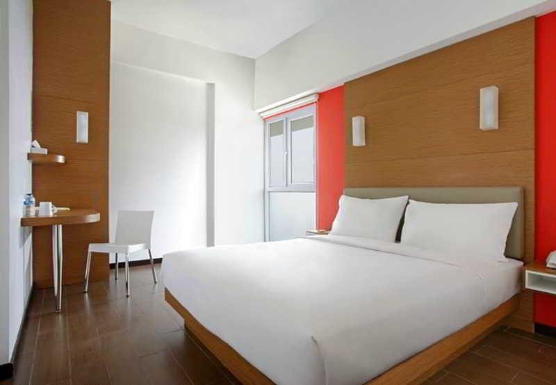 Amaris Hotel Embong Malang - Сурабая Екстериор снимка