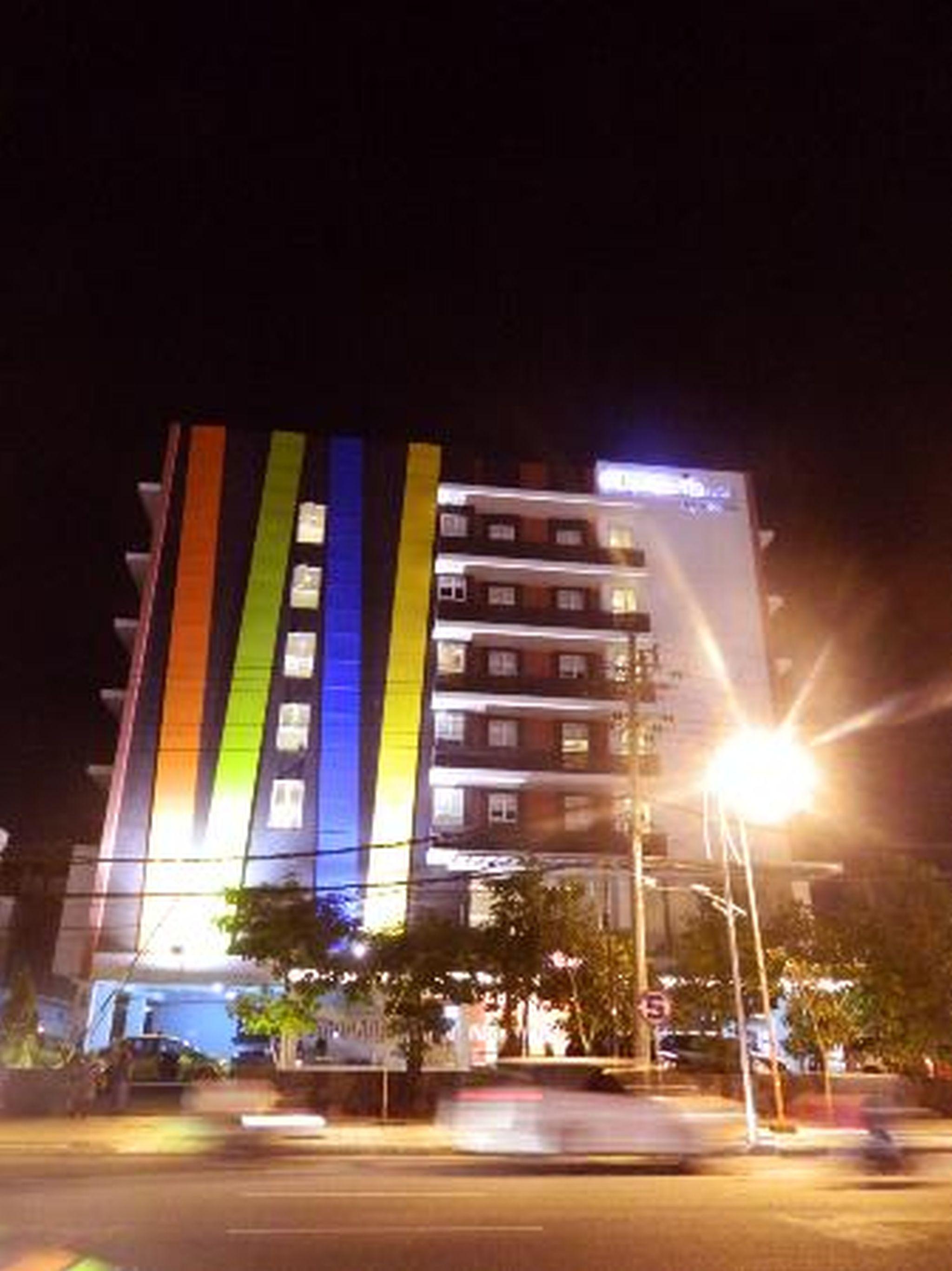 Amaris Hotel Embong Malang - Сурабая Екстериор снимка